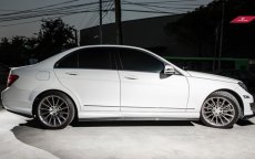 画像6: BENZ メルセデス・ベンツ Cクラス W204 サイド用サイドスカート スポイラー ステップ 本物DryCarbon ドライカーボン AMG (6)