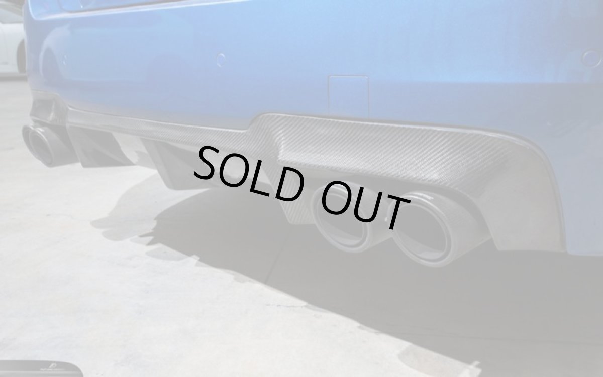 画像7: BMW 5シリーズ F10 セダン F11ツーリング Mスポーツ M5 リアバンパー用ディフューザー 本物ドライカーボン DryCarbon (7)