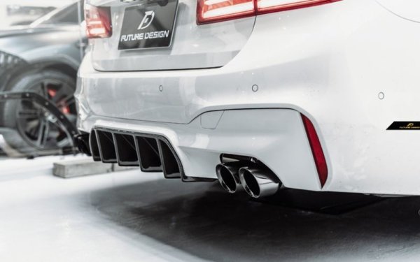 【未使用】 5 G30 M5ルック リア ディフューザー 未使用】 5 G30 M5ルック リア ディフューザー BMW G30 G31 5シリーズ