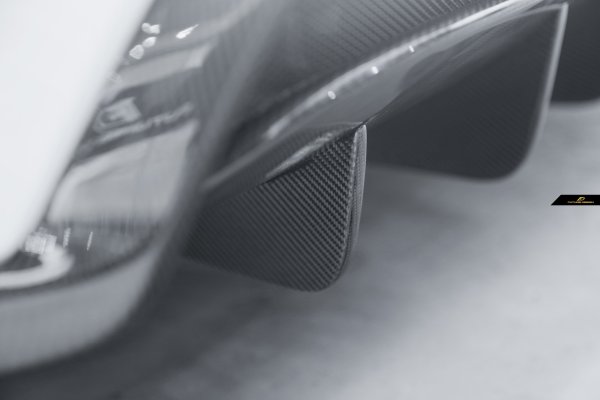 Ferrari フェラーリ 488 リアバンパー ディフューザー スポイラー 本物