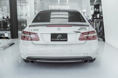 画像2: BENZ メルセデス・ベンツ E-Class クーペ C207 クーペ トランク用リアスポイラー 本物Drycarbon ドライカーボン (2)