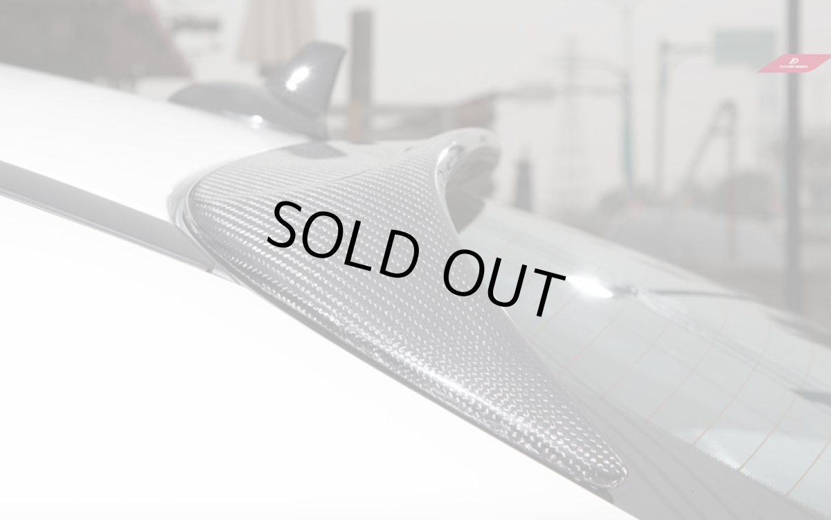 画像2: BENZ メルセデス・ベンツ CLA-Class W117 ルーフスポイラー 本物DryCarbon ドライカーボン (2)