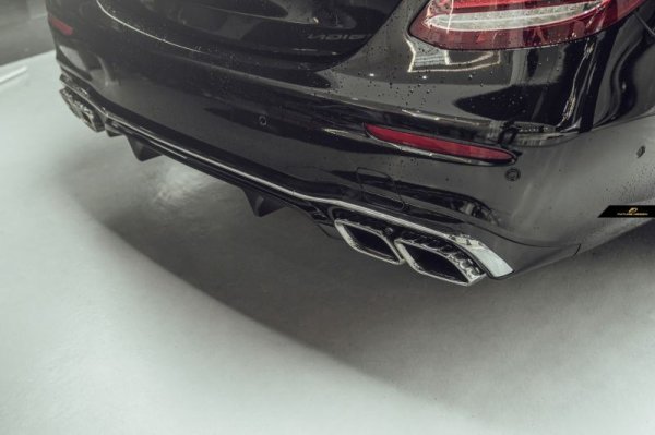 BENZ メルセデス・ベンツ Eクラス W213 前期車 セダン AMGリアバンパー