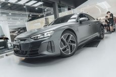 画像11: AUDI RS E-tron GT サイドスカート 本物DryCarbon ドライカーボン (11)