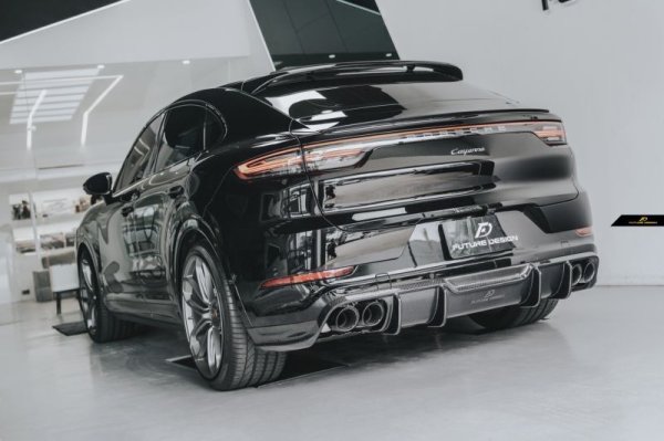 PORSCHE ポルシェ Cayenne カイエン SUV Coupe E3 9Y0 リア
