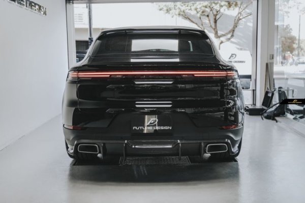 PORSCHE ポルシェ Cayenne カイエン SUV Coupe E3 9Y0 リア