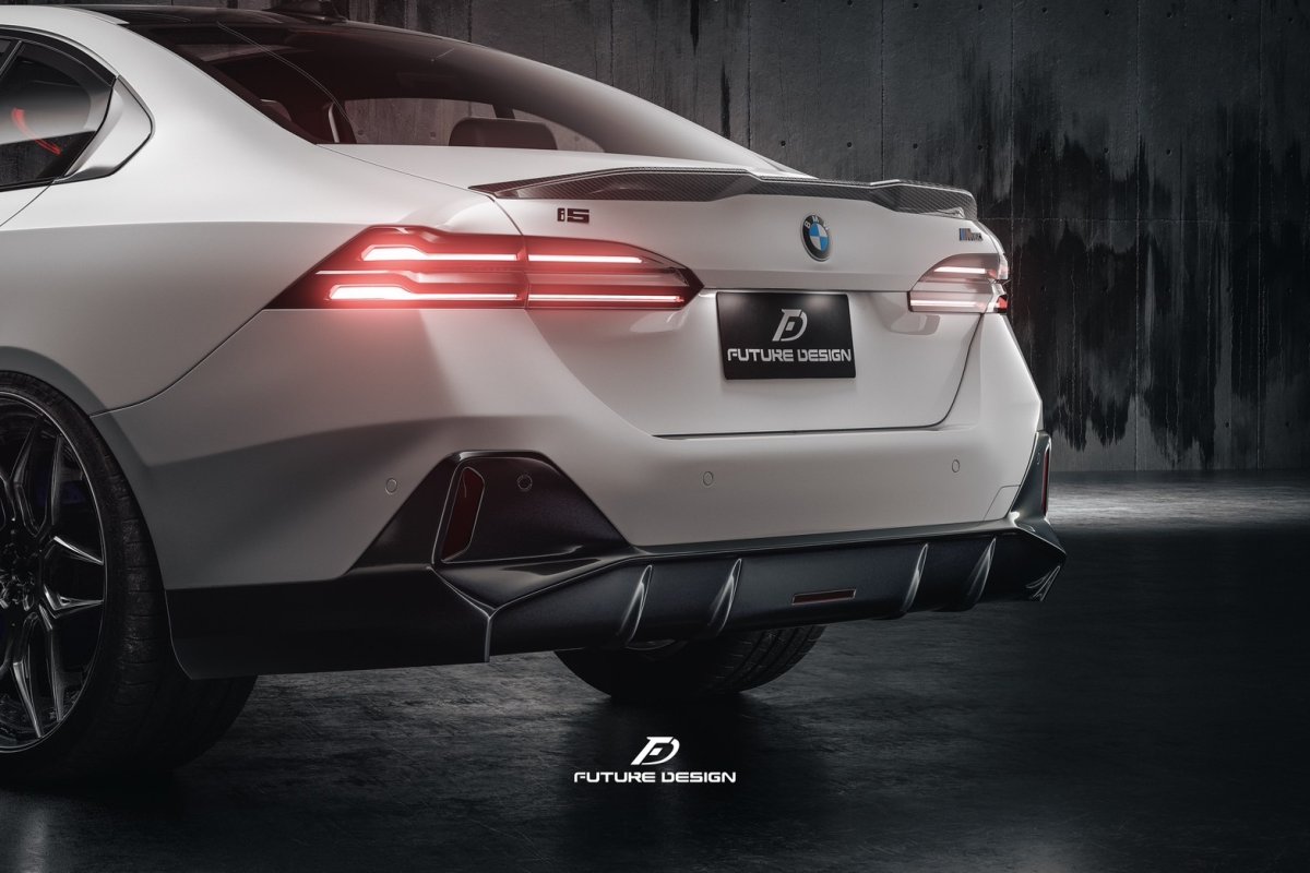 画像3: 【送料無料】BMW 5シリーズ i5 G60 トランク用 リアスポイラー 本物DryCarbon ドライカーボン (3)