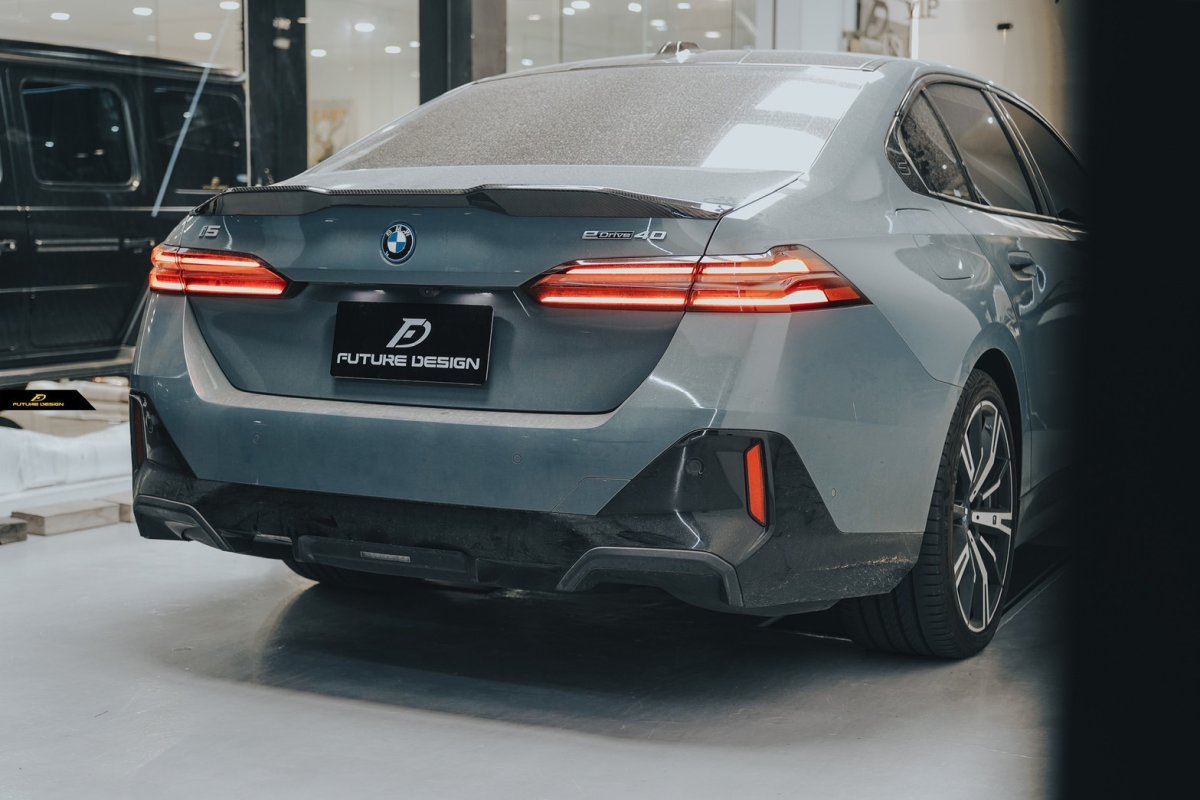 画像12: 【送料無料】BMW 5シリーズ i5 G60 トランク用 リアスポイラー 本物DryCarbon ドライカーボン (12)