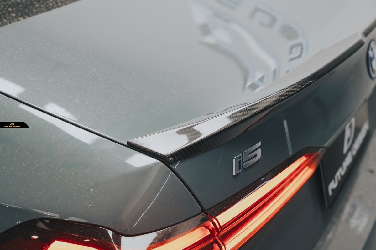 画像9: 【送料無料】BMW 5シリーズ i5 G60 トランク用 リアスポイラー 本物DryCarbon ドライカーボン (9)