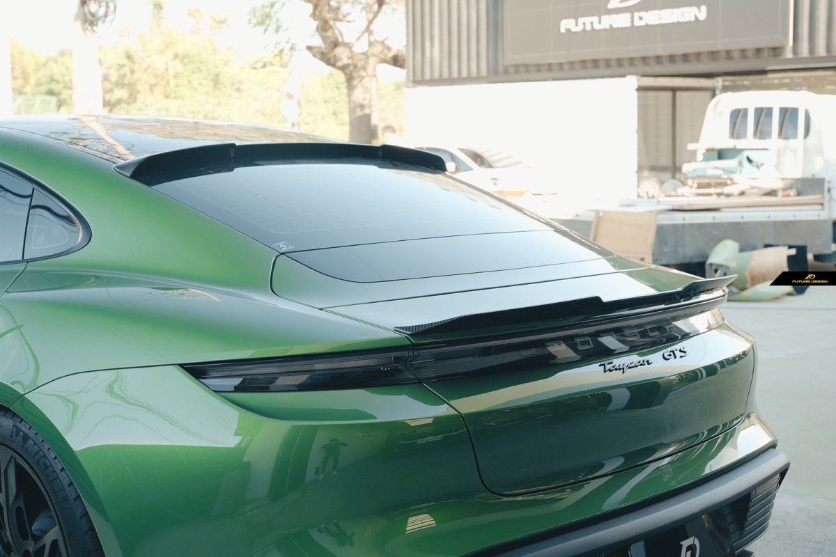 画像29: Porsche ポルシェ Taycan タイカン リア スポイラー 本物Drycarbon ドライカーボン (29)