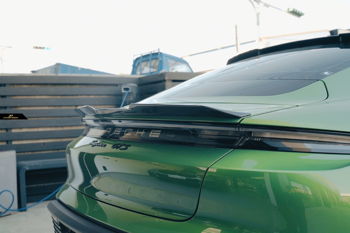 画像28: Porsche ポルシェ Taycan タイカン リア スポイラー 本物Drycarbon ドライカーボン (28)