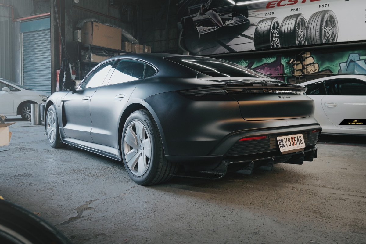 画像17: Porsche ポルシェ Taycan タイカン サイドスカート 本物Drycarbon ドライカーボン (17)