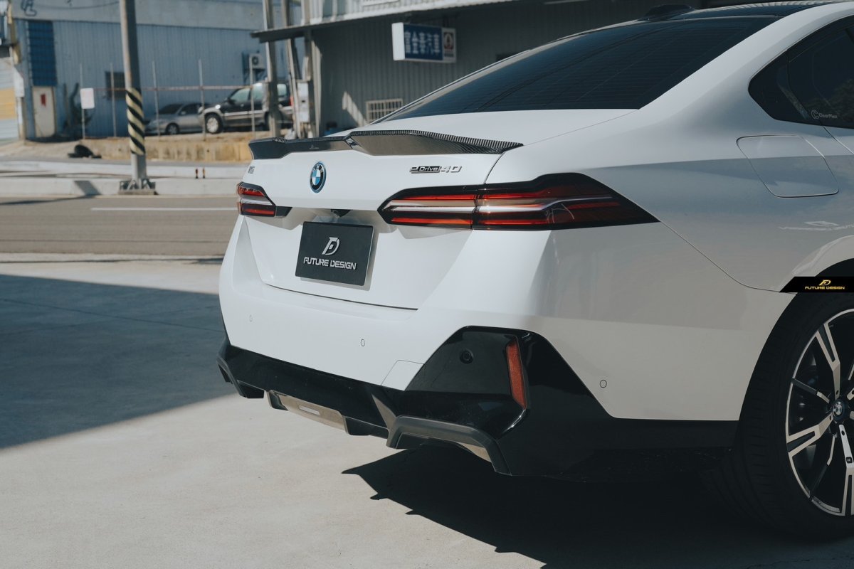 画像22: 【送料無料】BMW 5シリーズ i5 G60 トランク用 リアスポイラー 本物DryCarbon ドライカーボン (22)