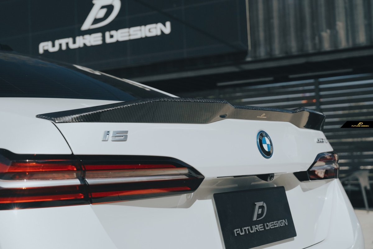 画像24: 【送料無料】BMW 5シリーズ i5 G60 トランク用 リアスポイラー 本物DryCarbon ドライカーボン (24)