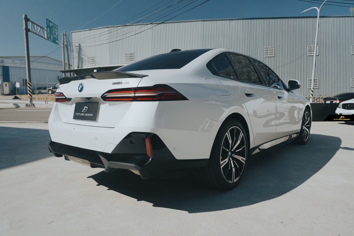 画像23: 【送料無料】BMW 5シリーズ i5 G60 トランク用 リアスポイラー 本物DryCarbon ドライカーボン (23)