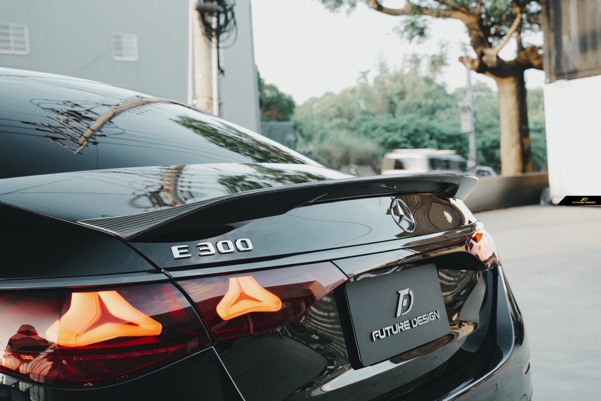 画像15: BENZ メルセデス・ベンツ E-Class W214 セダン トランク用 リアスポイラー 本物DryCarbon ドライカーボン (15)