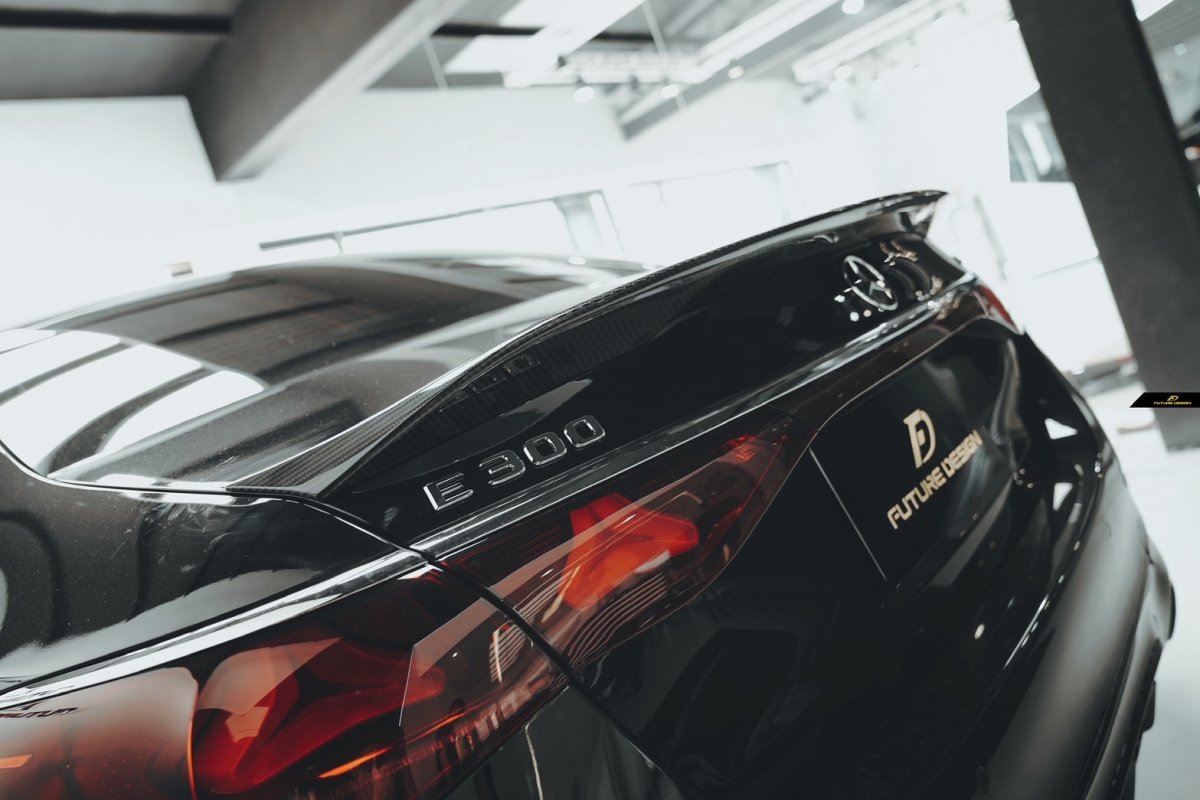 画像3: BENZ メルセデス・ベンツ E-Class W214 セダン トランク用 リアスポイラー 本物DryCarbon ドライカーボン (3)