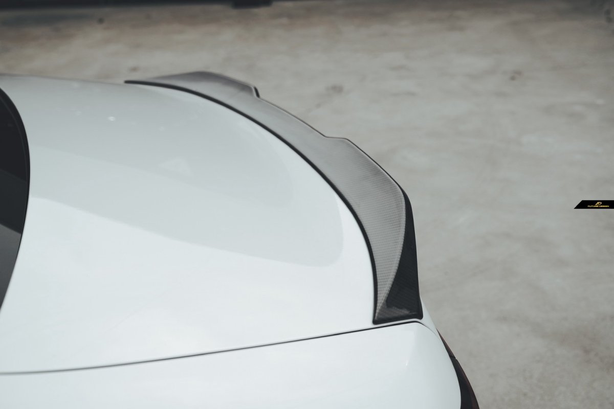 画像28: 【送料無料】BMW 5シリーズ i5 G60 トランク用 リアスポイラー 本物DryCarbon ドライカーボン (28)