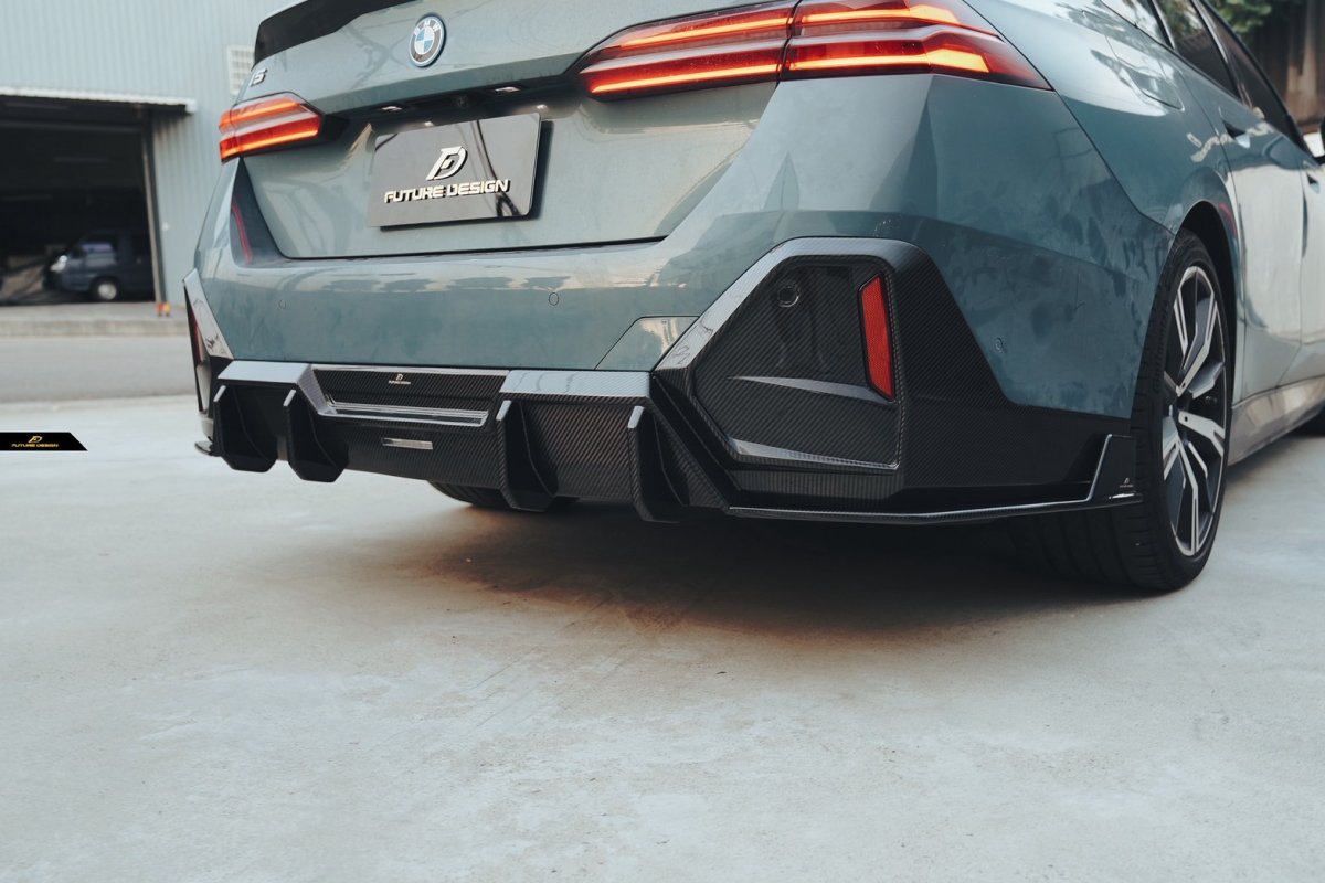 画像4: 【送料無料】BMW 5シリーズ i5 G60 Mスポーツ リアディフューザー 本物DryCarbon ドライカーボン (4)