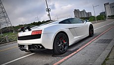 画像2: Lamborghini ランボルギーニ ガヤルド LP550 LP560 LP570 用 570タイプ サイドスカート 本物DryCarbon ドライカーボン (2)