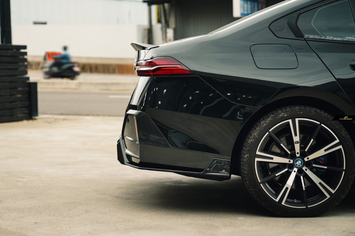 画像34: BMW 5シリーズ i5 G60 トランク用 リアスポイラー 本物DryCarbon ドライカーボン (34)