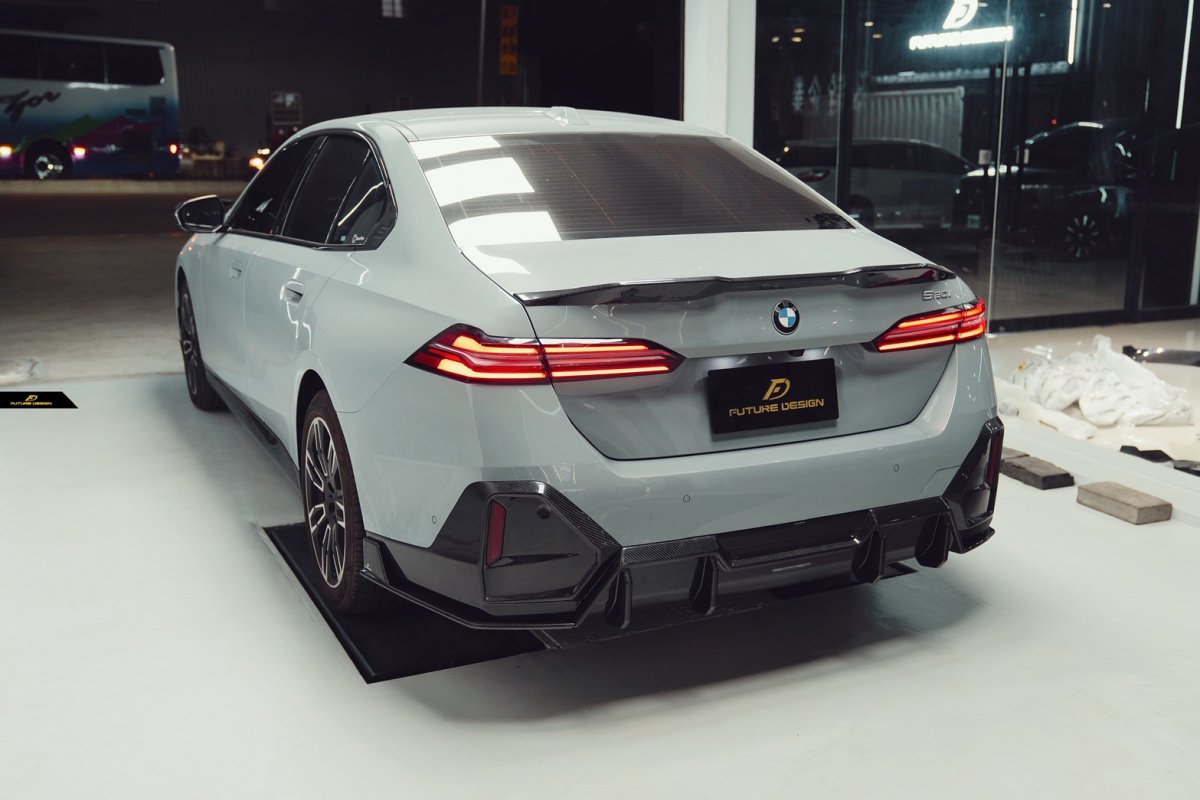 画像5: 【送料無料】BMW 5シリーズ i5 G60 Mスポーツ リアディフューザー 本物DryCarbon ドライカーボン (5)