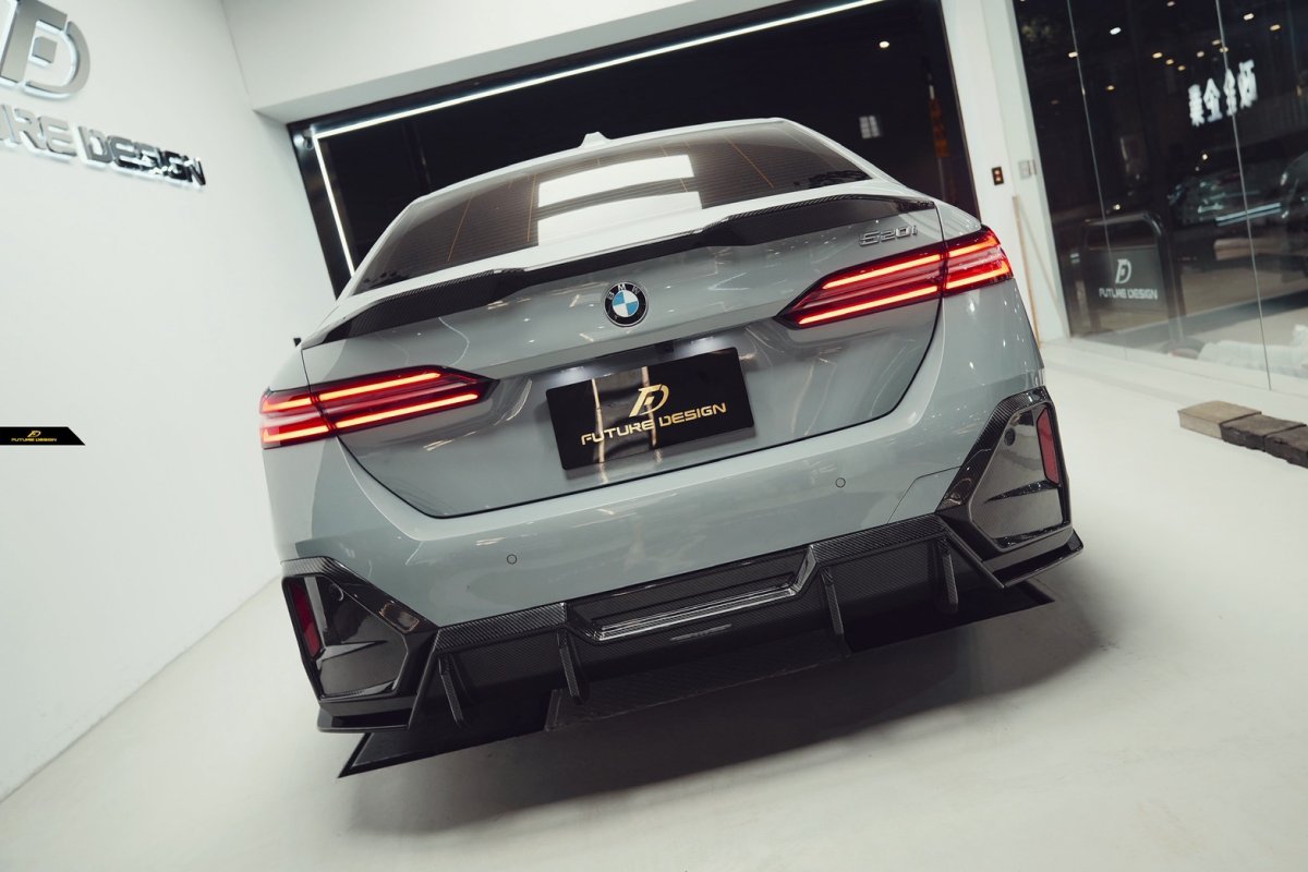 画像4: 【送料無料】BMW 5シリーズ i5 G60 Mスポーツ リアディフューザー 本物DryCarbon ドライカーボン (4)