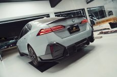 画像7: 【送料無料】BMW 5シリーズ i5 G60 Mスポーツ リアディフューザー 本物DryCarbon ドライカーボン (7)
