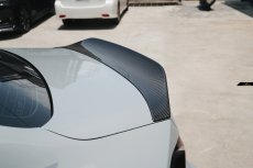 画像11: BMW 2シリーズ G87 クーペ M2 リアスポイラー V2 本物DryCarbon ドライカーボン (11)