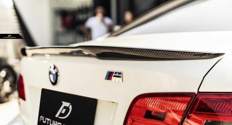 BMW E92 M3 トランク 純正 カーボンスポイラー付
