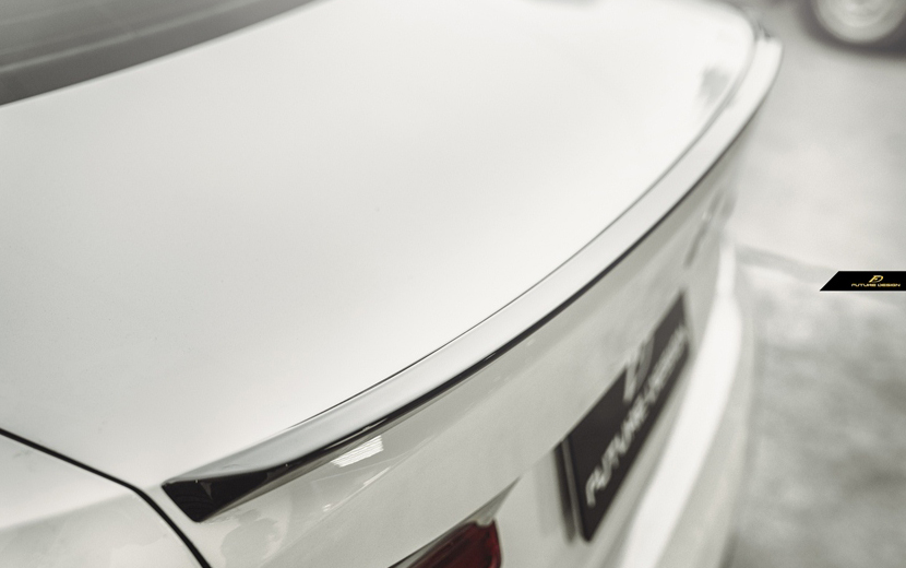 BMW 3シリーズ G20 トランク用 リアスポイラー 艶ありブラック - Future Design Drycarbon parts