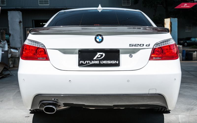 BMW 5シリーズ E60 セダン用 トランク リアスポイラー 本物Carbon カーボン