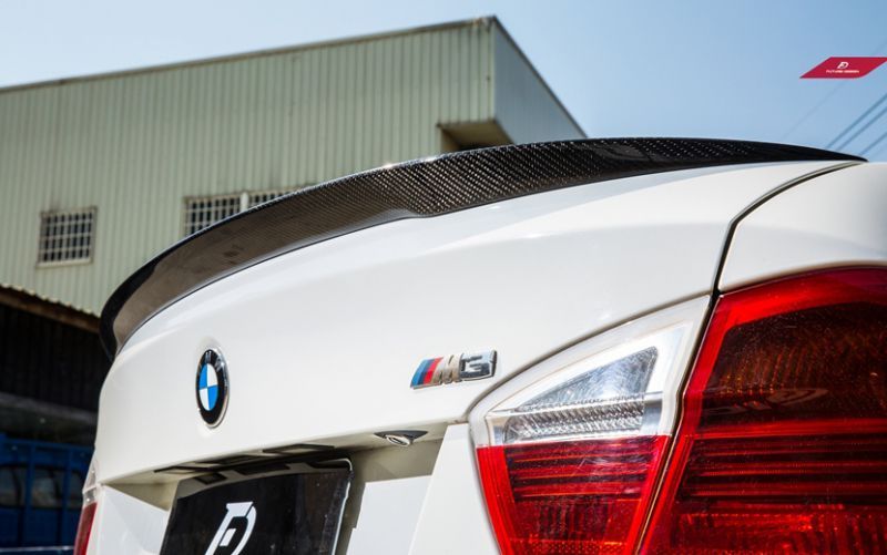 BMW 3シリーズ E90 セダン トランク用リアスポイラー 本物DryCarbon ドライカーボン