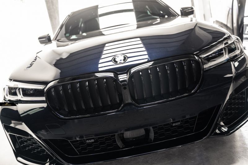 BMW 5シリーズ G30 セダン G31 ツーリング 後期車 フロント用艶ありブラックキドニーグリル センターグリル - Future Design  Drycarbon parts