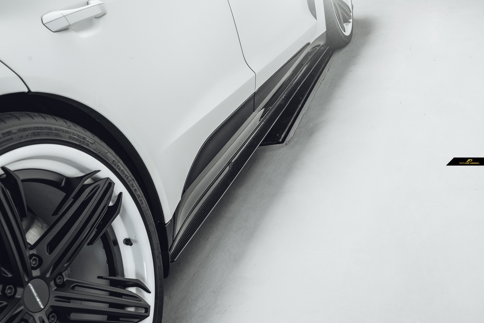 AUDI RS E-tron GT サイドスカート 本物DryCarbon ドライカーボン